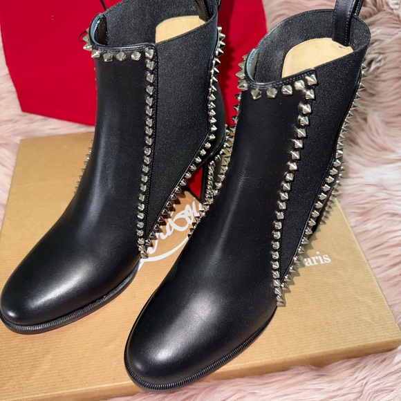 CHRISTIAN LOUBOUTIN
Out Line Spikes leather ankle boots size 37 - Picture 11 of 16